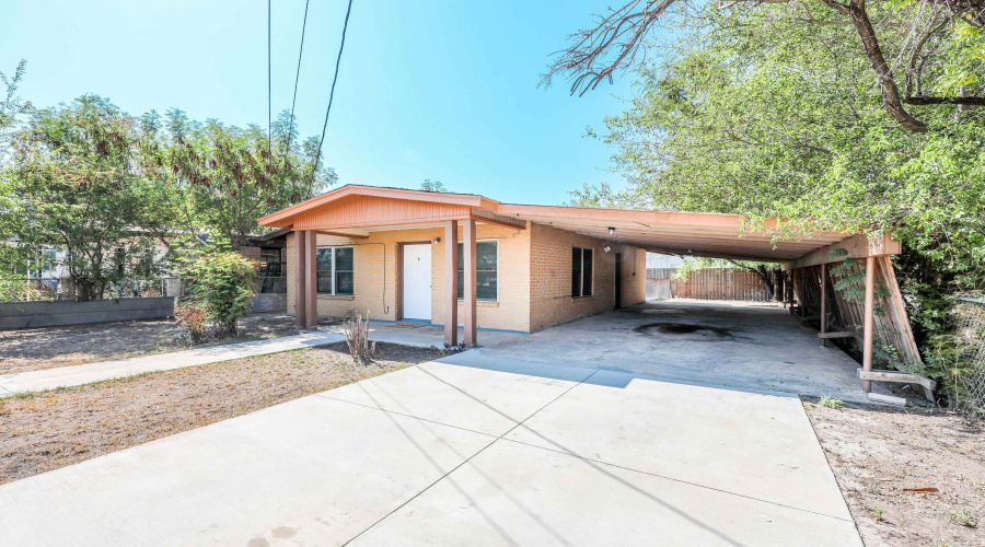 2301 Ligarde St, LAREDO, Texas 78043, 2 Bedrooms Bedrooms, 5 Rooms Rooms,2 BathroomsBathrooms,Residential,For Rent,2301 Ligarde St,20264361