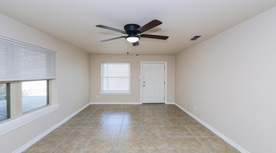 2301 Ligarde St, LAREDO, Texas 78043, 2 Bedrooms Bedrooms, 5 Rooms Rooms,2 BathroomsBathrooms,Residential,For Rent,2301 Ligarde St,20264361