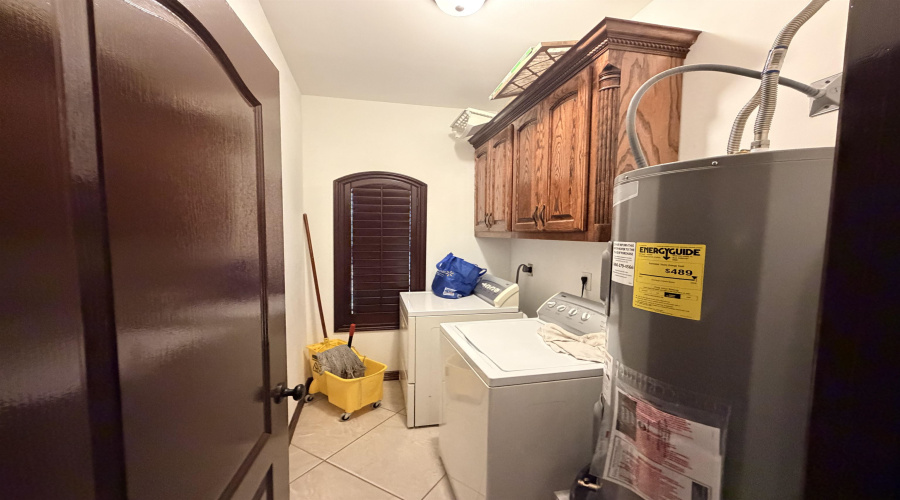 1317 Weslaco Ln, Zapata, Texas 78076, 3 Bedrooms Bedrooms, 6 Rooms Rooms,2 BathroomsBathrooms,Residential,For Sale,1317 Weslaco Ln,20264363
