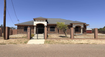 1317 Weslaco Ln, Zapata, Texas 78076, 3 Bedrooms Bedrooms, 6 Rooms Rooms,2 BathroomsBathrooms,Residential,For Sale,1317 Weslaco Ln,20264363