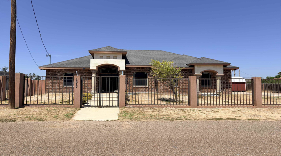 1317 Weslaco Ln, Zapata, Texas 78076, 3 Bedrooms Bedrooms, 6 Rooms Rooms,2 BathroomsBathrooms,Residential,For Sale,1317 Weslaco Ln,20264363