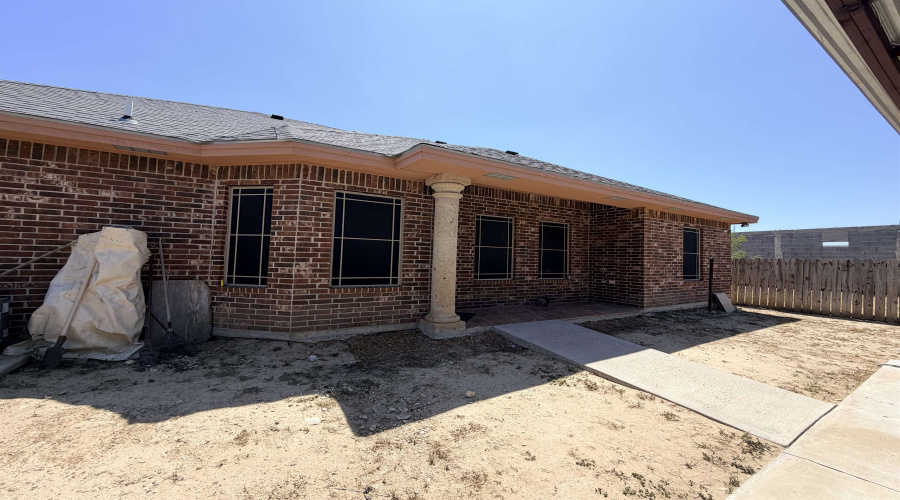 1317 Weslaco Ln, Zapata, Texas 78076, 3 Bedrooms Bedrooms, 6 Rooms Rooms,2 BathroomsBathrooms,Residential,For Sale,1317 Weslaco Ln,20264363