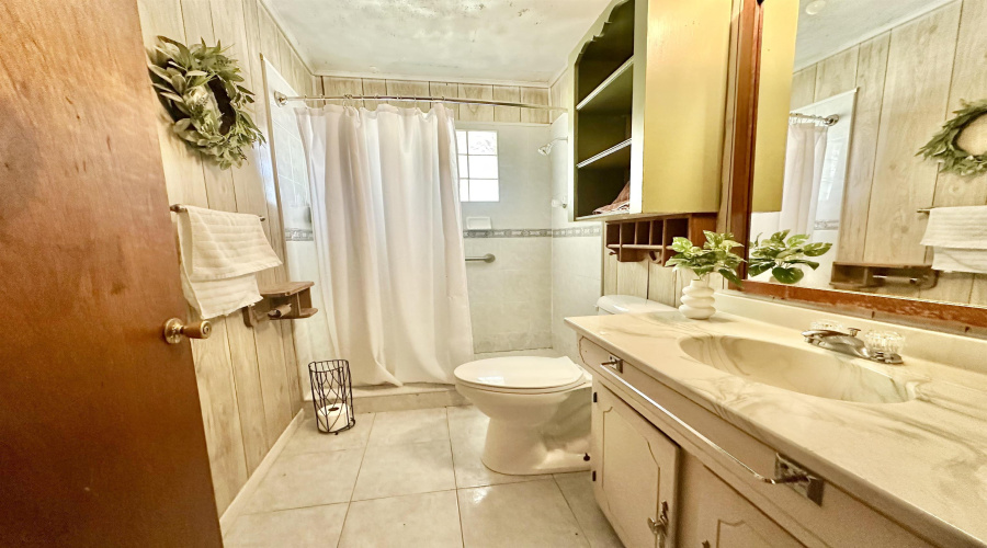 1205 W Harald, Hebbronville, Texas 78361-0000, 3 Bedrooms Bedrooms, 8 Rooms Rooms,2 BathroomsBathrooms,Residential,For Sale,1205 W Harald,20264366