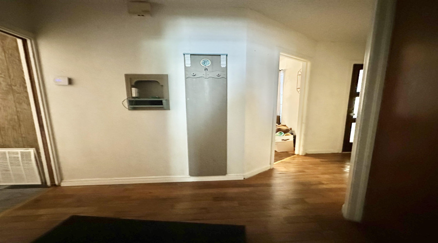 1205 W Harald, Hebbronville, Texas 78361-0000, 3 Bedrooms Bedrooms, 8 Rooms Rooms,2 BathroomsBathrooms,Residential,For Sale,1205 W Harald,20264366