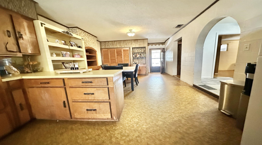 1205 W Harald, Hebbronville, Texas 78361-0000, 3 Bedrooms Bedrooms, 8 Rooms Rooms,2 BathroomsBathrooms,Residential,For Sale,1205 W Harald,20264366