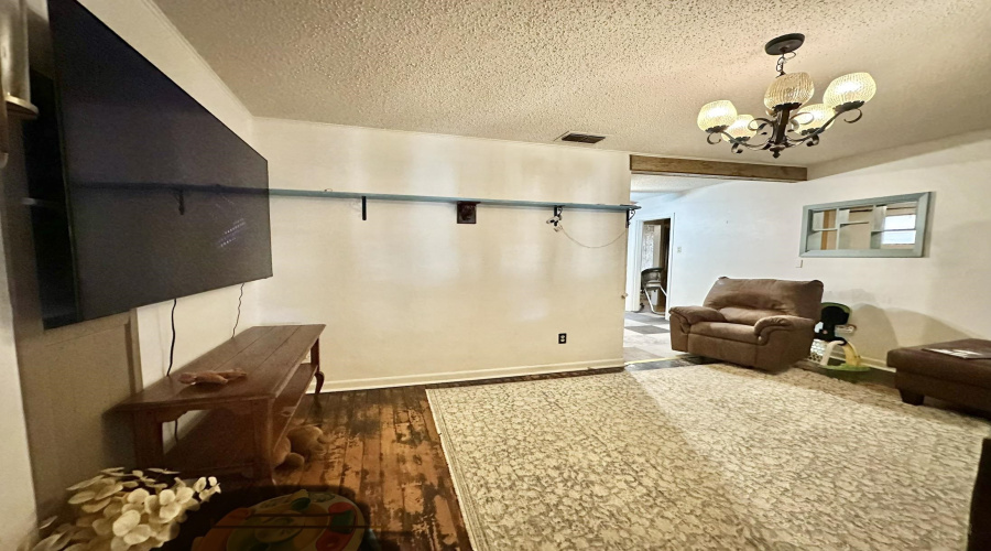 1205 W Harald, Hebbronville, Texas 78361-0000, 3 Bedrooms Bedrooms, 8 Rooms Rooms,2 BathroomsBathrooms,Residential,For Sale,1205 W Harald,20264366