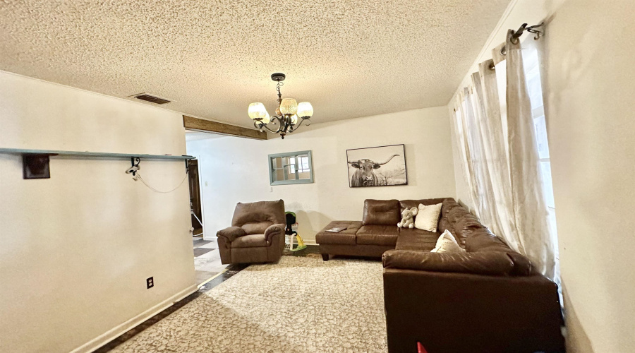 1205 W Harald, Hebbronville, Texas 78361-0000, 3 Bedrooms Bedrooms, 8 Rooms Rooms,2 BathroomsBathrooms,Residential,For Sale,1205 W Harald,20264366