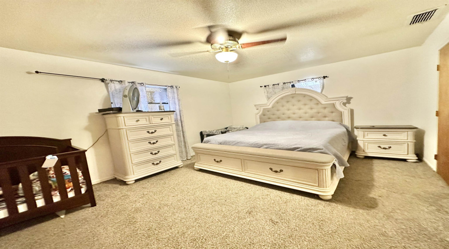 1205 W Harald, Hebbronville, Texas 78361-0000, 3 Bedrooms Bedrooms, 8 Rooms Rooms,2 BathroomsBathrooms,Residential,For Sale,1205 W Harald,20264366