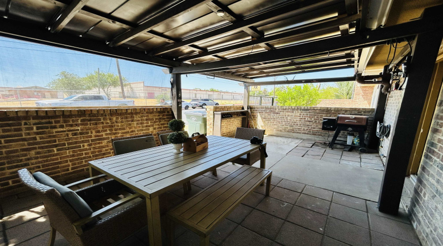 2510 Montgomery St, LAREDO, Texas 78043, 3 Bedrooms Bedrooms, 3 Rooms Rooms,2 BathroomsBathrooms,Residential,For Sale,2510 Montgomery St,20264367