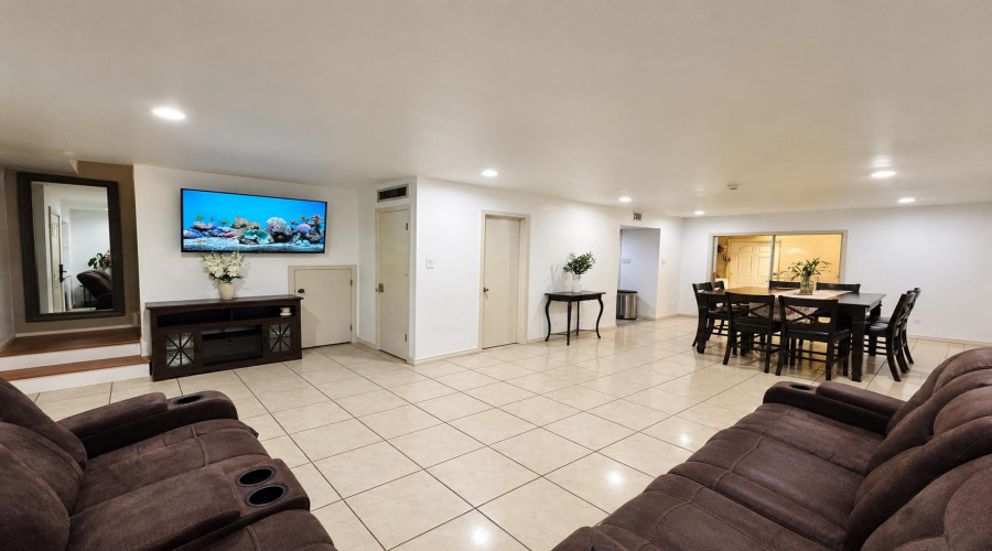 2510 Montgomery St, LAREDO, Texas 78043, 3 Bedrooms Bedrooms, 3 Rooms Rooms,2 BathroomsBathrooms,Residential,For Sale,2510 Montgomery St,20264367