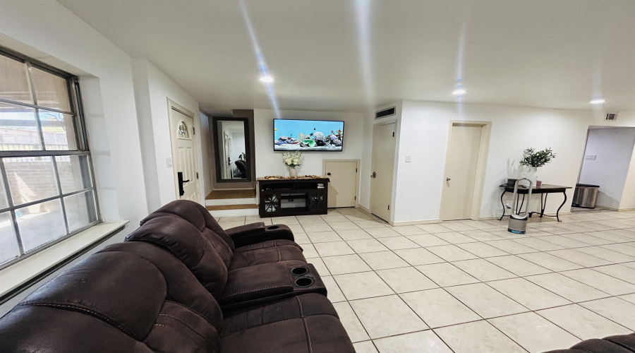 2510 Montgomery St, LAREDO, Texas 78043, 3 Bedrooms Bedrooms, 3 Rooms Rooms,2 BathroomsBathrooms,Residential,For Sale,2510 Montgomery St,20264367