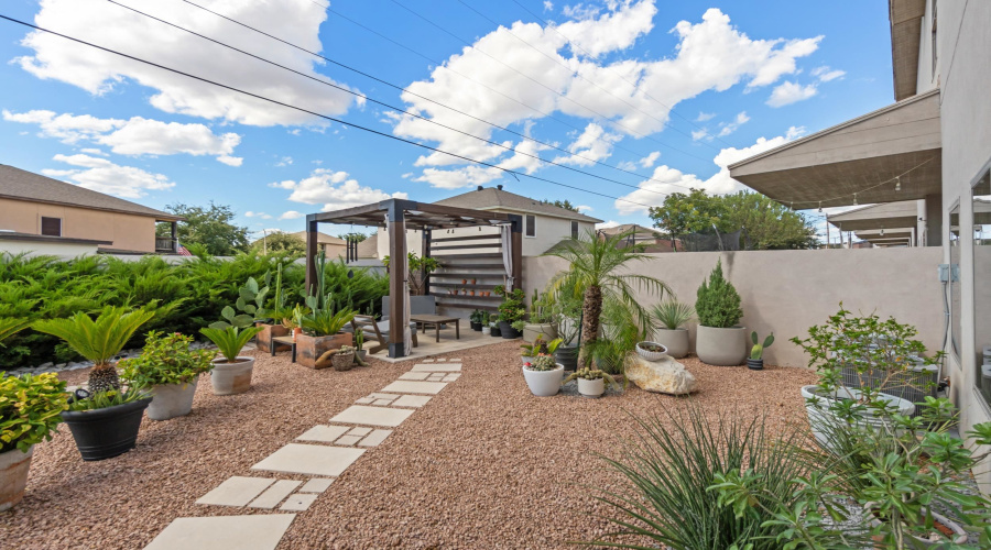 10902 International Blvd, Laredo, Texas 78045-6940, 3 Bedrooms Bedrooms, 5 Rooms Rooms,2 BathroomsBathrooms,Residential,For Sale,10902 International Blvd,20264369