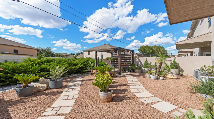 10902 International Blvd, Laredo, Texas 78045-6940, 3 Bedrooms Bedrooms, 5 Rooms Rooms,2 BathroomsBathrooms,Residential,For Sale,10902 International Blvd,20264369