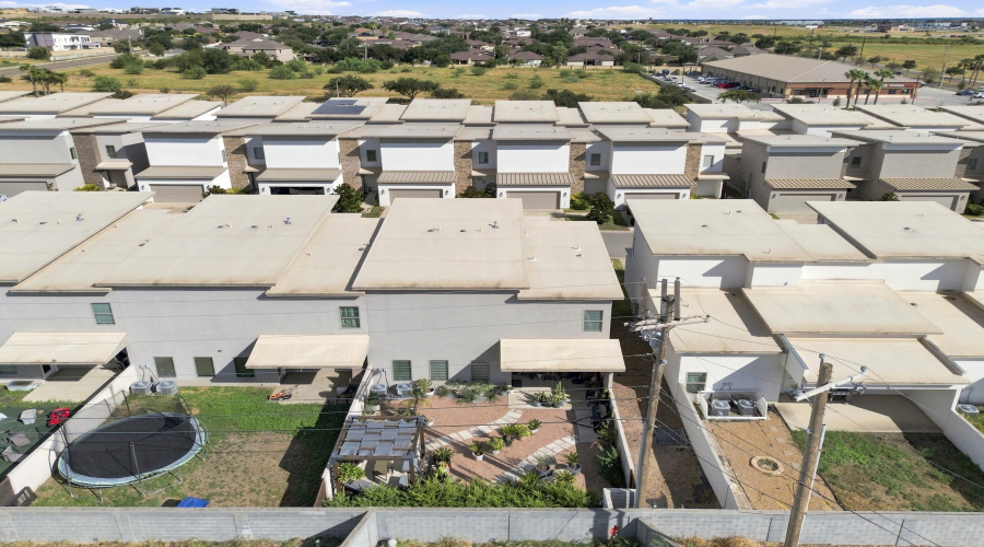 10902 International Blvd, Laredo, Texas 78045-6940, 3 Bedrooms Bedrooms, 5 Rooms Rooms,2 BathroomsBathrooms,Residential,For Sale,10902 International Blvd,20264369