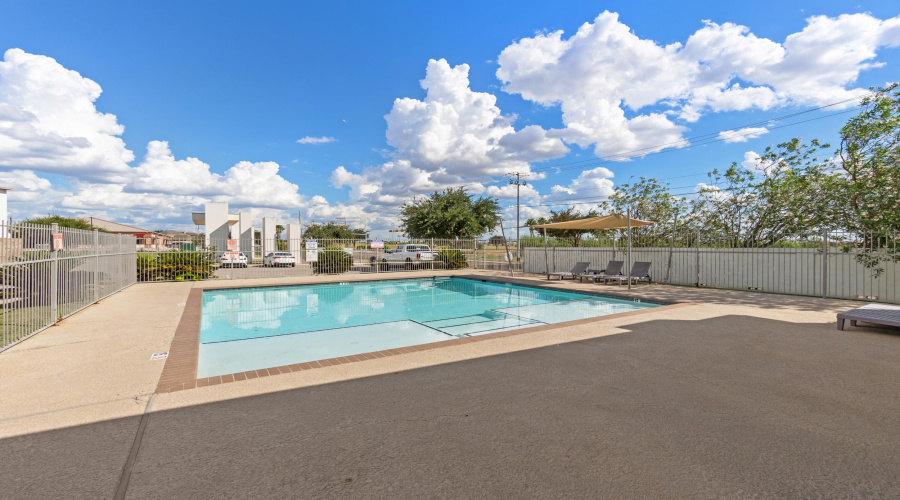 10902 International Blvd, Laredo, Texas 78045-6940, 3 Bedrooms Bedrooms, 5 Rooms Rooms,2 BathroomsBathrooms,Residential,For Sale,10902 International Blvd,20264369