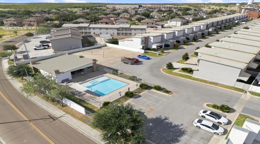 10902 International Blvd, Laredo, Texas 78045-6940, 3 Bedrooms Bedrooms, 5 Rooms Rooms,2 BathroomsBathrooms,Residential,For Sale,10902 International Blvd,20264369