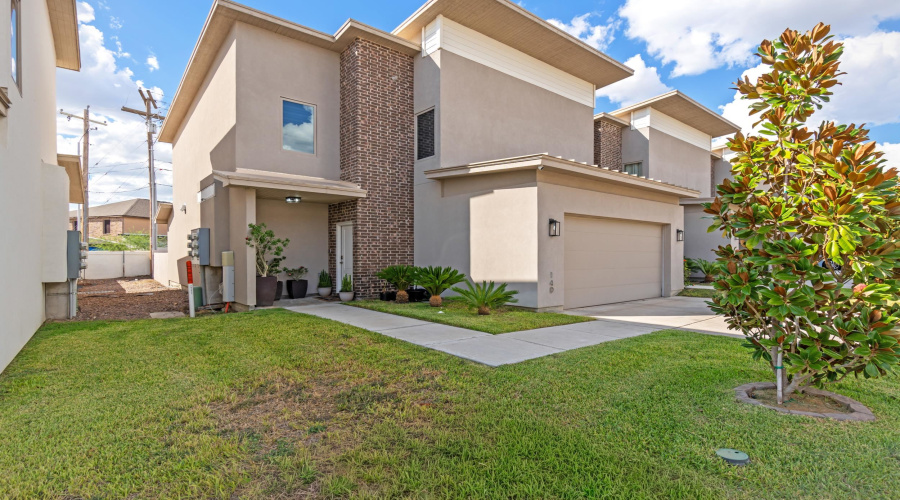10902 International Blvd, Laredo, Texas 78045-6940, 3 Bedrooms Bedrooms, 5 Rooms Rooms,2 BathroomsBathrooms,Residential,For Sale,10902 International Blvd,20264369