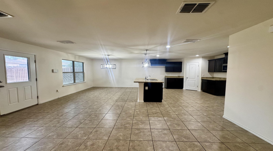 6002 Narciso Dr., Laredo, Texas 78046, 4 Bedrooms Bedrooms, 5 Rooms Rooms,2 BathroomsBathrooms,Residential,For Sale,6002 Narciso Dr.,20264371