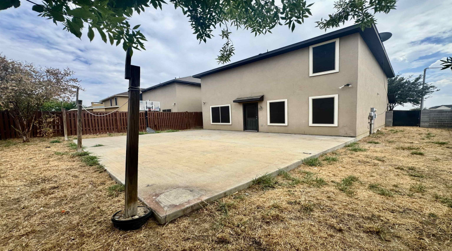 6002 Narciso Dr., Laredo, Texas 78046, 4 Bedrooms Bedrooms, 5 Rooms Rooms,2 BathroomsBathrooms,Residential,For Sale,6002 Narciso Dr.,20264371