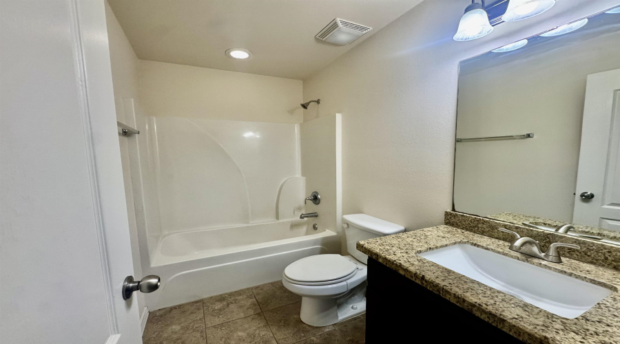 6002 Narciso Dr., Laredo, Texas 78046, 4 Bedrooms Bedrooms, 5 Rooms Rooms,2 BathroomsBathrooms,Residential,For Sale,6002 Narciso Dr.,20264371
