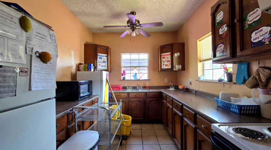 2218 Tilden Ave, Laredo, Texas 78040, 1 Room Rooms,2 BathroomsBathrooms,Commercial retail/office,For Rent,2218 Tilden Ave,20264370