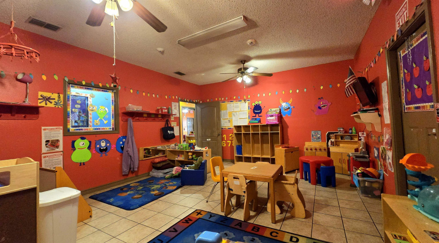 2218 Tilden Ave, Laredo, Texas 78040, 1 Room Rooms,2 BathroomsBathrooms,Commercial retail/office,For Rent,2218 Tilden Ave,20264370