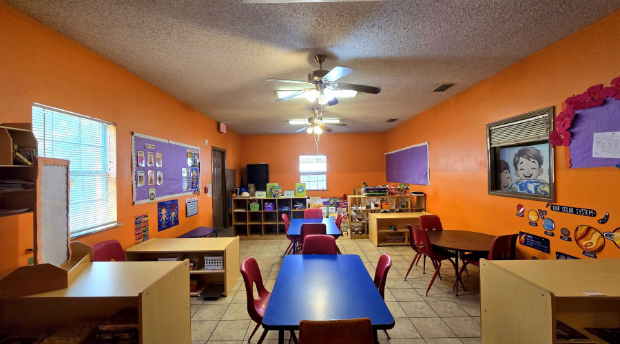 2218 Tilden Ave, Laredo, Texas 78040, 1 Room Rooms,2 BathroomsBathrooms,Commercial retail/office,For Rent,2218 Tilden Ave,20264370