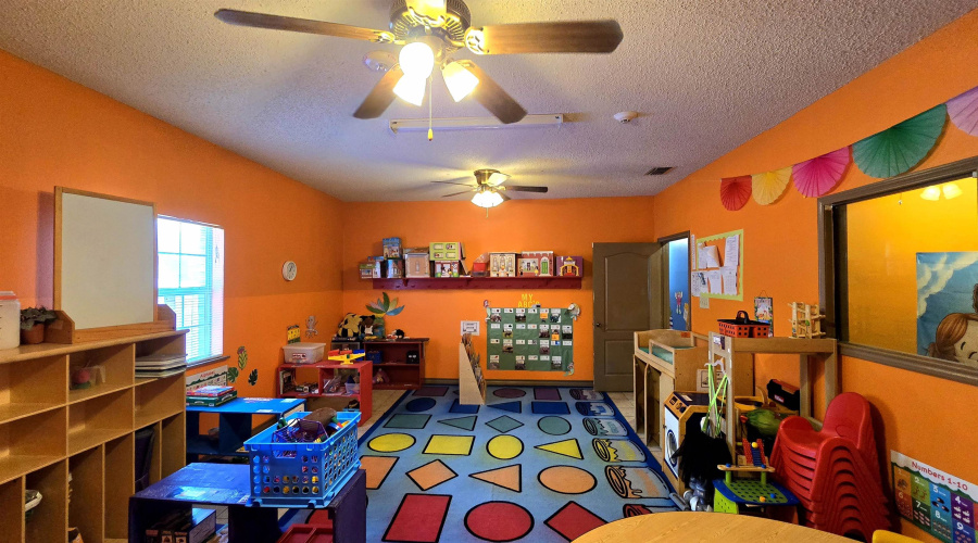 2218 Tilden Ave, Laredo, Texas 78040, 1 Room Rooms,2 BathroomsBathrooms,Commercial retail/office,For Rent,2218 Tilden Ave,20264370