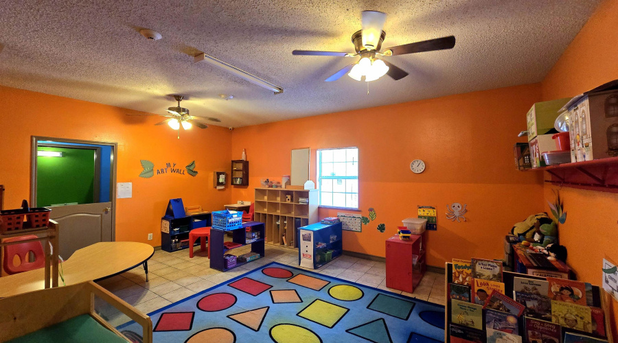 2218 Tilden Ave, Laredo, Texas 78040, 1 Room Rooms,2 BathroomsBathrooms,Commercial retail/office,For Rent,2218 Tilden Ave,20264370