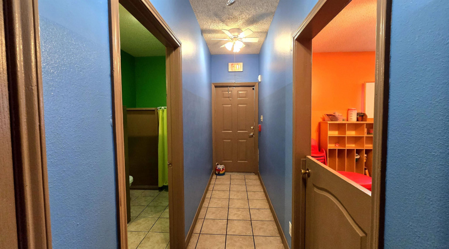 2218 Tilden Ave, Laredo, Texas 78040, 1 Room Rooms,2 BathroomsBathrooms,Commercial retail/office,For Rent,2218 Tilden Ave,20264370
