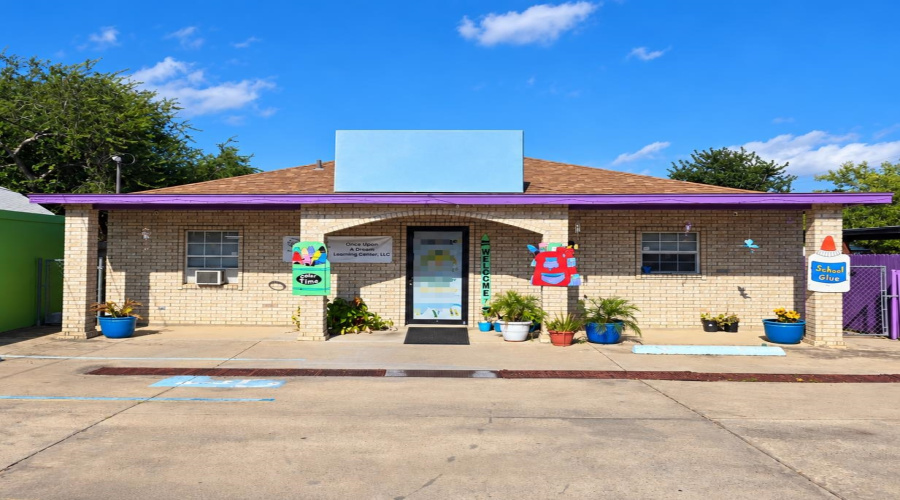 2218 Tilden Ave, Laredo, Texas 78040, 1 Room Rooms,2 BathroomsBathrooms,Commercial retail/office,For Rent,2218 Tilden Ave,20264370