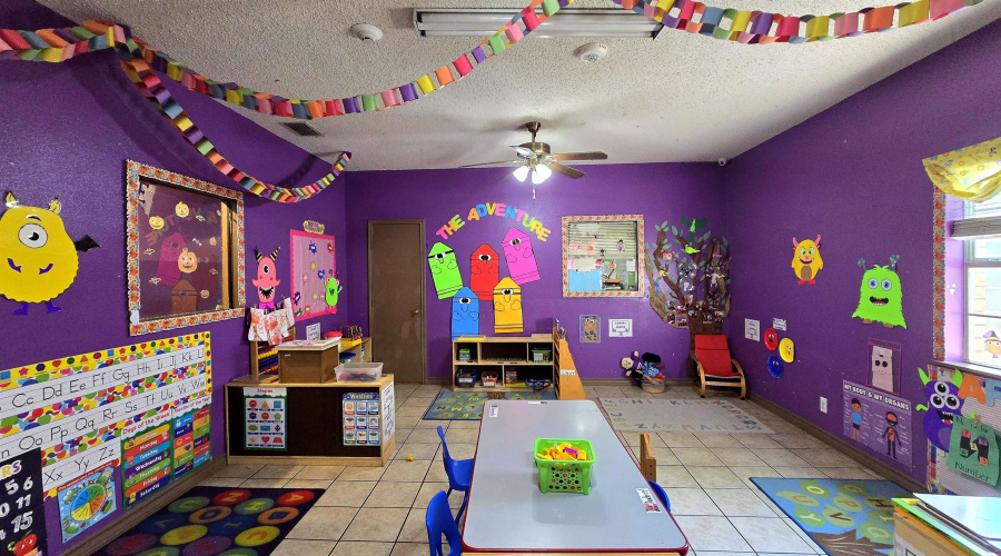 2218 Tilden Ave, Laredo, Texas 78040, 1 Room Rooms,2 BathroomsBathrooms,Commercial retail/office,For Rent,2218 Tilden Ave,20264370