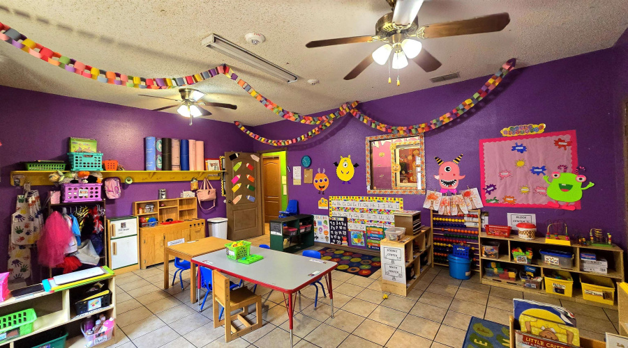 2218 Tilden Ave, Laredo, Texas 78040, 1 Room Rooms,2 BathroomsBathrooms,Commercial retail/office,For Rent,2218 Tilden Ave,20264370
