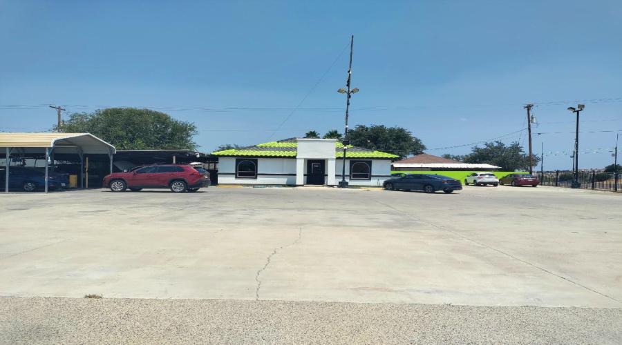 3718 TX State Hwy 359, Laredo, Texas 78043, 1 Room Rooms,3 BathroomsBathrooms,Commercial retail/office,For Sale,3718 TX State Hwy 359,20264372
