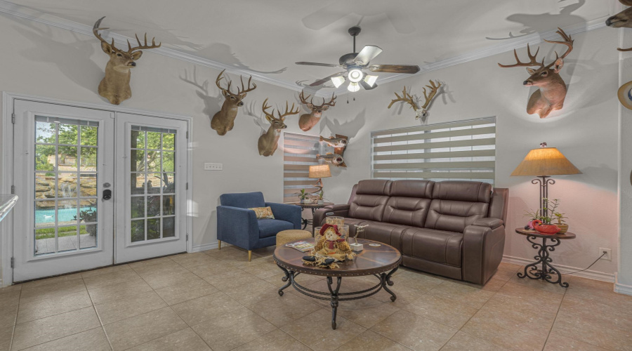 204 Flathead Lake Dr, LAREDO, Texas 78041-1933, 4 Bedrooms Bedrooms, 9 Rooms Rooms,4 BathroomsBathrooms,Residential,For Sale,204 Flathead Lake Dr,20264373