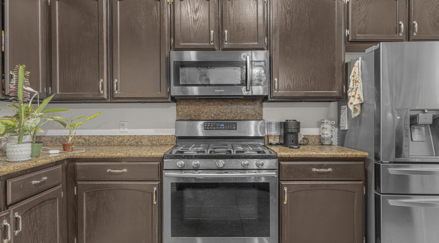 204 Flathead Lake Dr, LAREDO, Texas 78041-1933, 4 Bedrooms Bedrooms, 9 Rooms Rooms,4 BathroomsBathrooms,Residential,For Sale,204 Flathead Lake Dr,20264373