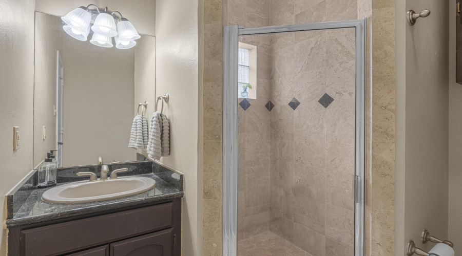 204 Flathead Lake Dr, LAREDO, Texas 78041-1933, 4 Bedrooms Bedrooms, 9 Rooms Rooms,4 BathroomsBathrooms,Residential,For Sale,204 Flathead Lake Dr,20264373