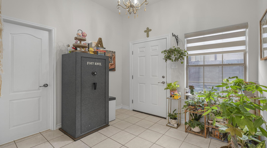 204 Flathead Lake Dr, LAREDO, Texas 78041-1933, 4 Bedrooms Bedrooms, 9 Rooms Rooms,4 BathroomsBathrooms,Residential,For Sale,204 Flathead Lake Dr,20264373
