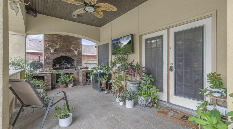 204 Flathead Lake Dr, LAREDO, Texas 78041-1933, 4 Bedrooms Bedrooms, 9 Rooms Rooms,4 BathroomsBathrooms,Residential,For Sale,204 Flathead Lake Dr,20264373