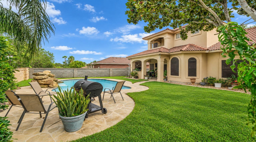 204 Flathead Lake Dr, LAREDO, Texas 78041-1933, 4 Bedrooms Bedrooms, 9 Rooms Rooms,4 BathroomsBathrooms,Residential,For Sale,204 Flathead Lake Dr,20264373