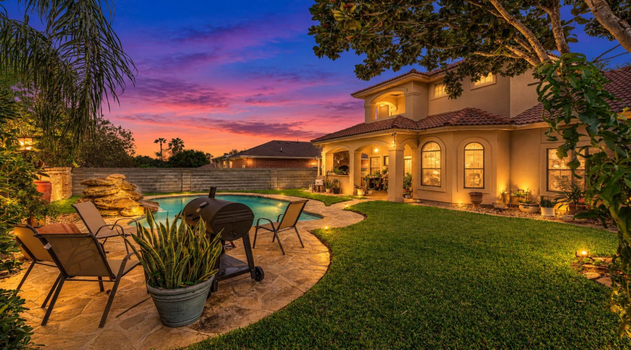 204 Flathead Lake Dr, LAREDO, Texas 78041-1933, 4 Bedrooms Bedrooms, 9 Rooms Rooms,4 BathroomsBathrooms,Residential,For Sale,204 Flathead Lake Dr,20264373