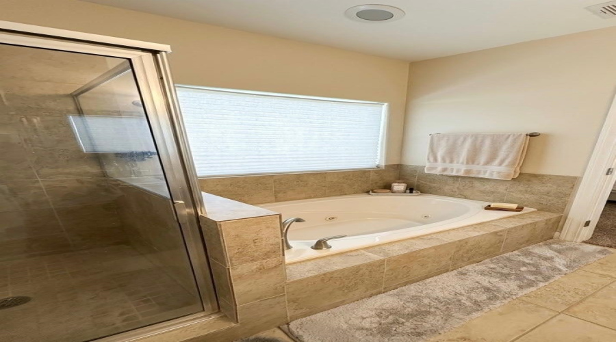 305 Michoacan Loop, Laredo, Texas 78045, 5 Bedrooms Bedrooms, 8 Rooms Rooms,4 BathroomsBathrooms,Residential,For Sale,305 Michoacan Loop,20264374