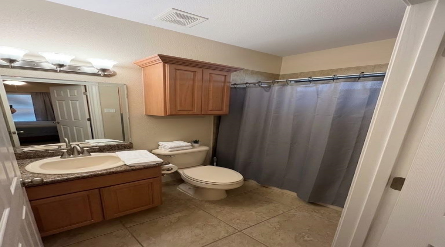 305 Michoacan Loop, Laredo, Texas 78045, 5 Bedrooms Bedrooms, 8 Rooms Rooms,4 BathroomsBathrooms,Residential,For Sale,305 Michoacan Loop,20264374