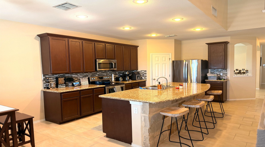 119 Date Palm Dr., Laredo, Texas 78045, 4 Bedrooms Bedrooms, 10 Rooms Rooms,2 BathroomsBathrooms,Residential,For Sale,119 Date Palm Dr.,20264376