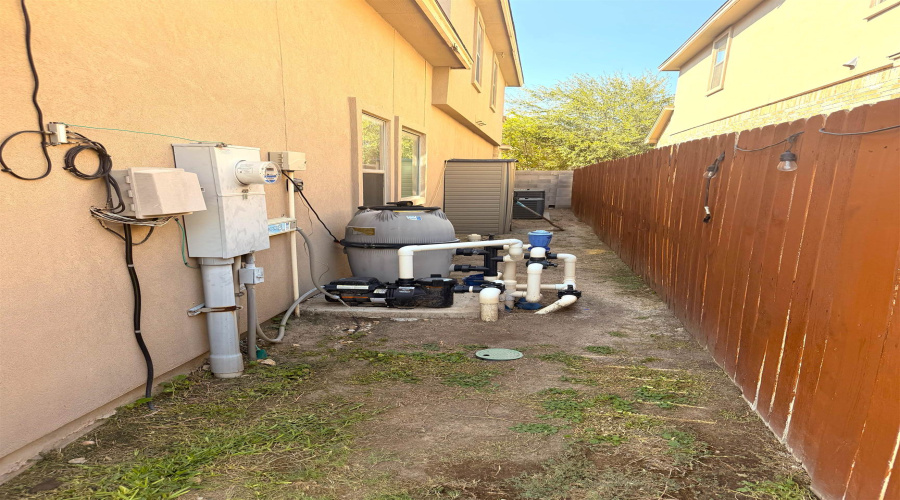 119 Date Palm Dr., Laredo, Texas 78045, 4 Bedrooms Bedrooms, 10 Rooms Rooms,2 BathroomsBathrooms,Residential,For Sale,119 Date Palm Dr.,20264376