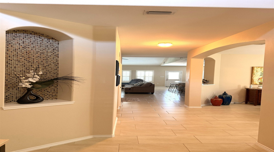 119 Date Palm Dr., Laredo, Texas 78045, 4 Bedrooms Bedrooms, 10 Rooms Rooms,2 BathroomsBathrooms,Residential,For Sale,119 Date Palm Dr.,20264376
