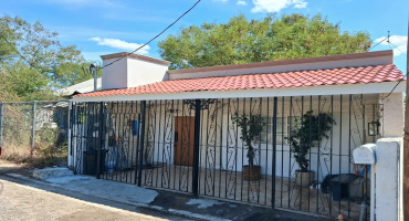 1817 1/2 Lincoln St, Laredo, Texas 78040, 3 Bedrooms Bedrooms, 5 Rooms Rooms,2 BathroomsBathrooms,Residential,For Rent,1817 1/2 Lincoln St,20264377 1817 1/2 Lincoln St, Laredo, Texas 78040, 3 Bedrooms Bedrooms, 5 Rooms Rooms,2 BathroomsBathrooms,Residential,For Rent,1817 1/2 Lincoln St,20264377