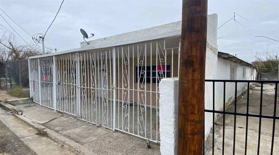 1817 1/2 Lincoln St, Laredo, Texas 78040, 3 Bedrooms Bedrooms, 5 Rooms Rooms,2 BathroomsBathrooms,Residential,For Rent,1817 1/2 Lincoln St,20264377