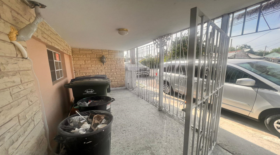 1817 1/2 Lincoln St, Laredo, Texas 78040, 3 Bedrooms Bedrooms, 5 Rooms Rooms,2 BathroomsBathrooms,Residential,For Rent,1817 1/2 Lincoln St,20264377