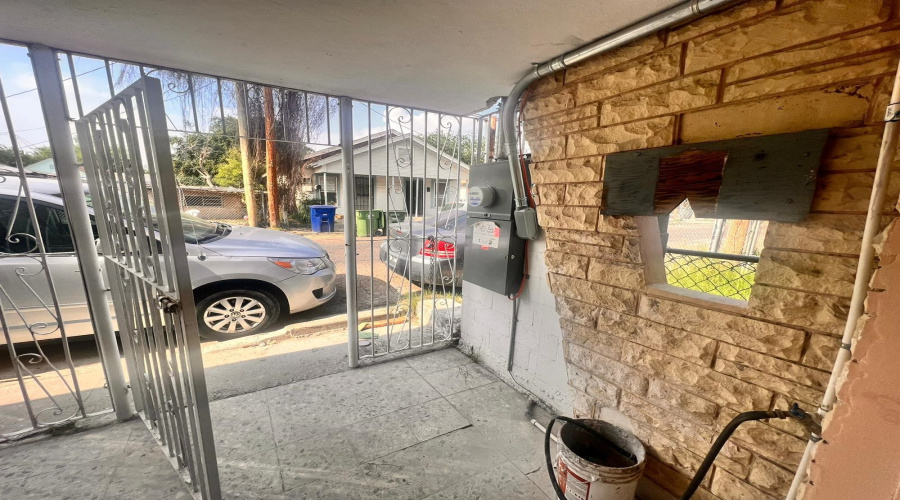 1817 1/2 Lincoln St, Laredo, Texas 78040, 3 Bedrooms Bedrooms, 5 Rooms Rooms,2 BathroomsBathrooms,Residential,For Rent,1817 1/2 Lincoln St,20264377